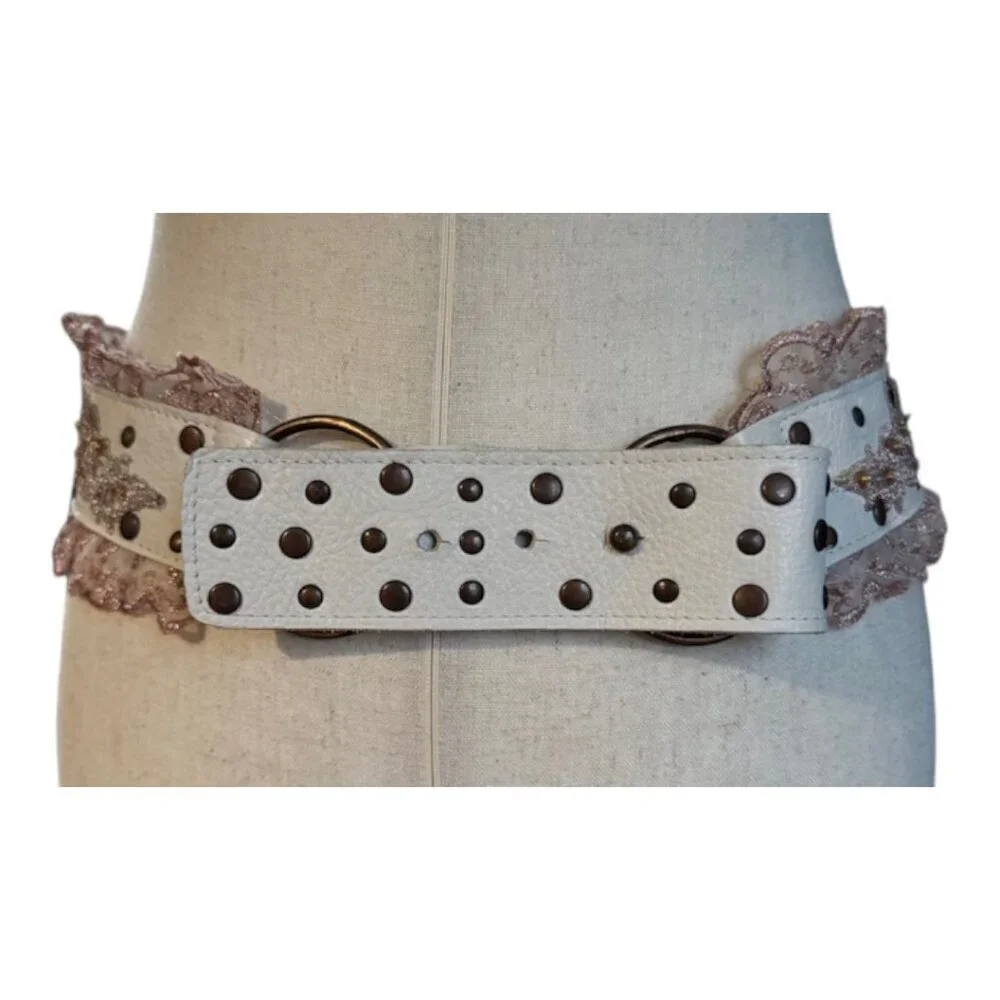 Betsey Johnson Leather Lace Embroidered White Pink Y2K Cottage Core Belt Medium